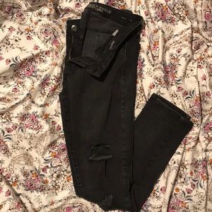 American Eagle Destroyed Jegging Black